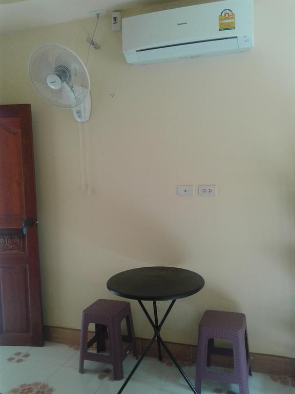 Lanta Orange House Hostel Ko Lanta Szoba fotó